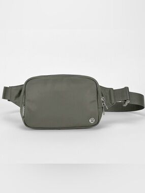 NWOT Lululemon Everywhere Belt Bag Large Grey Sage Green 2L Cross Body